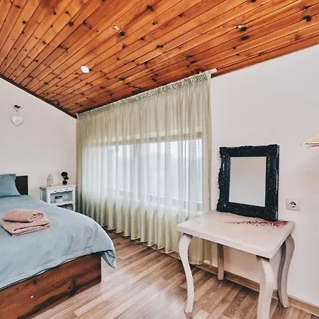 фреди Villa Varna