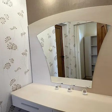 фреди Vila *
